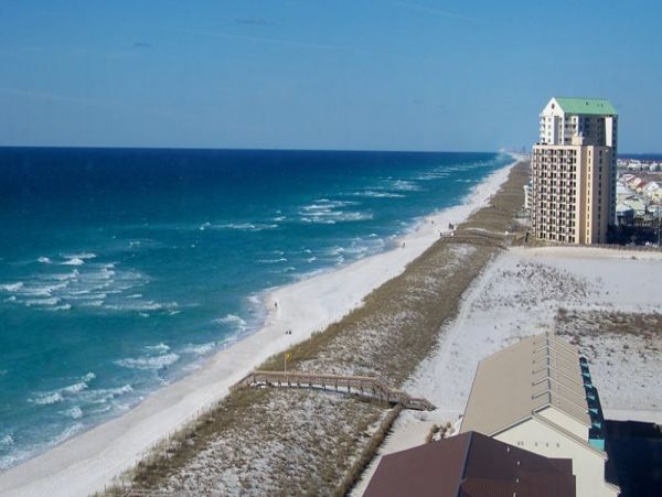 Fantastic Condo with 3 Bedrooms & Views of the Ocean