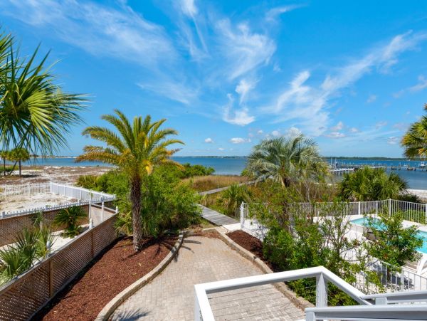 Stunning Sound Front Retreat in Navarre Beach