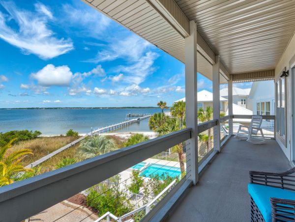 Stunning Sound Front Retreat in Navarre Beach
