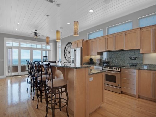 Spacious Beach House Awaits Your Arrival