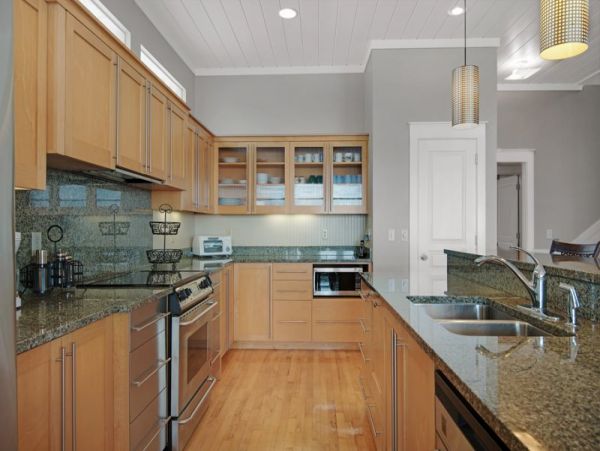 Spacious Beach House Awaits Your Arrival