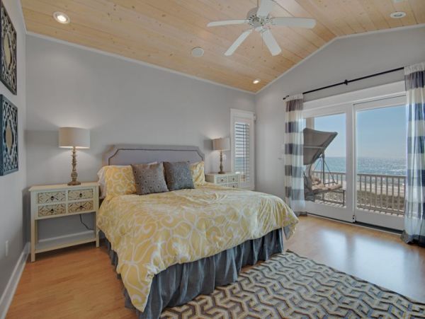 Spacious Beach House Awaits Your Arrival