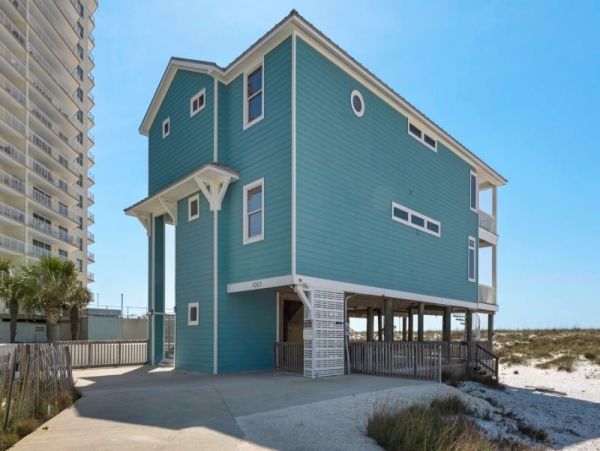 Spacious Beach House Awaits Your Arrival