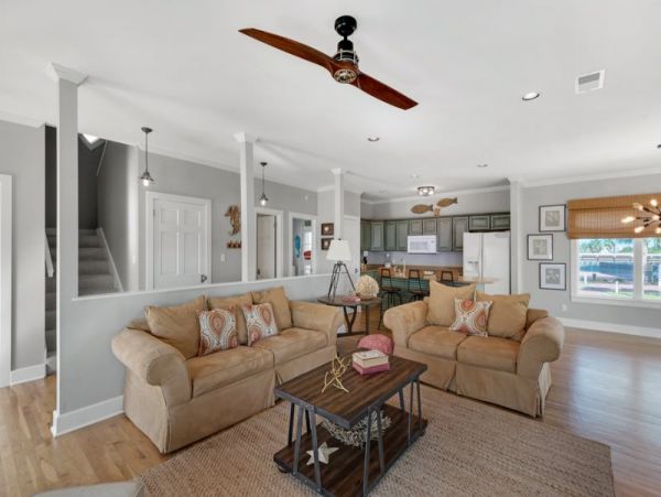 Navarre Vacation Home Four Bedroom Walk to Beach