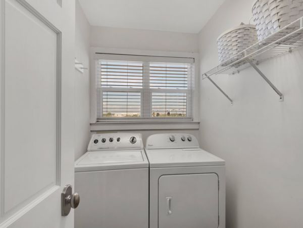 Navarre Vacation Home Four Bedroom Walk to Beach