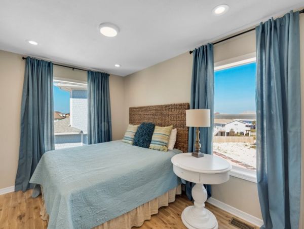 Pensacola Beach Beautiful Home with Unobstructed Gulf Views
