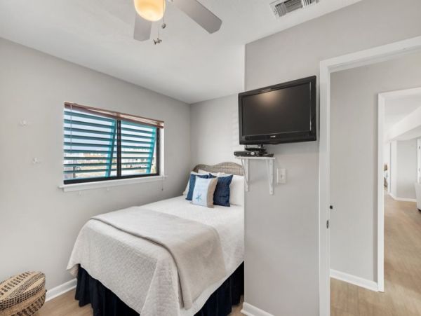 Gulf-Front Vacation Home in Pensacola Beach Sleeps 14