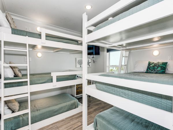 Luxury 5 Bedroom Vacation Pool Home in Pensacola Beach