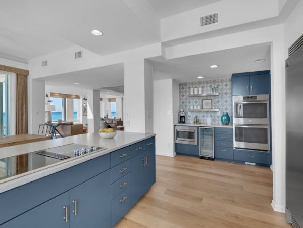 On Beach Pensacola Vacation Home Six Bedrooms Sleeps 30