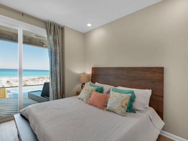 On Beach Pensacola Vacation Home Six Bedrooms Sleeps 30