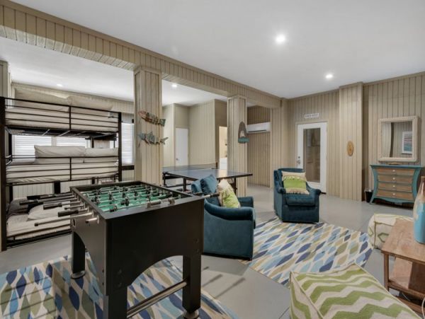 On Beach Pensacola Vacation Home Six Bedrooms Sleeps 30