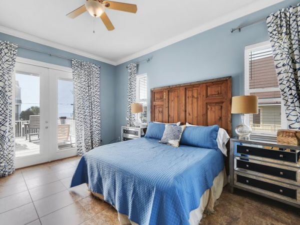 Pensacola Beach 7 Bedroom Home with Private Pool Sleeps 27