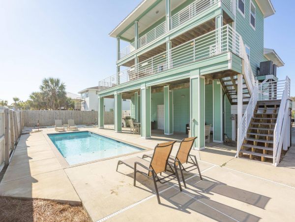 Pensacola Beach 100 Yards From Beach