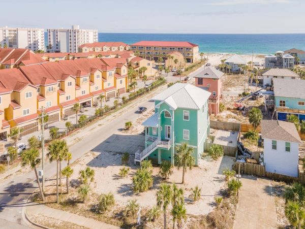 Pensacola Beach 100 Yards From Beach