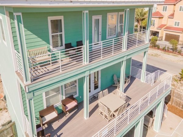 Pensacola Beach 100 Yards From Beach