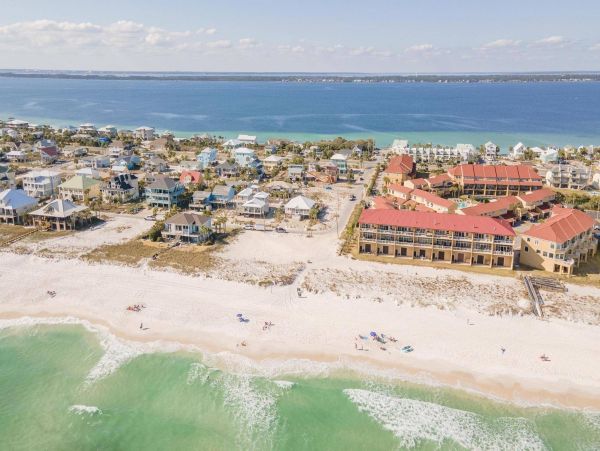 Pensacola Beach 100 Yards From Beach