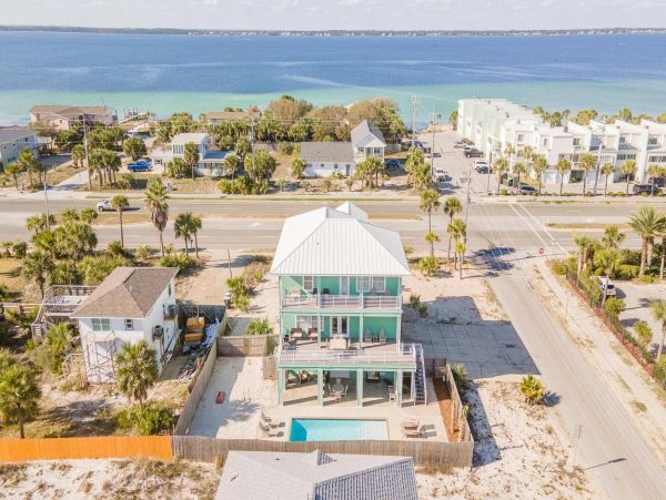 Pensacola Beach 100 Yards From Beach