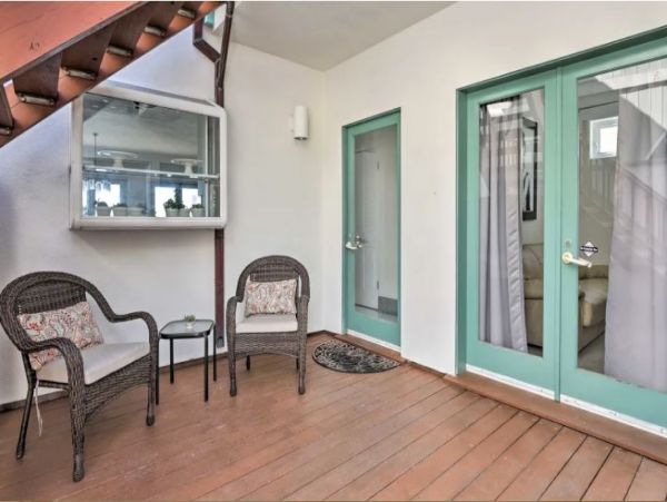 3 Bedroom Malibu Vacation Home Plus Loft Sleeps 8 Guests