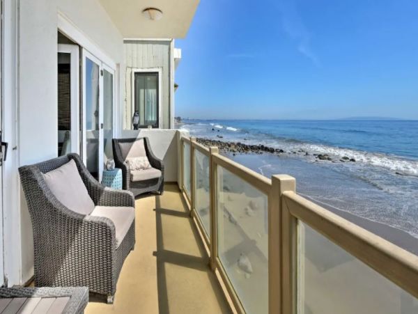 3 Bedroom Malibu Vacation Home Plus Loft Sleeps 8 Guests