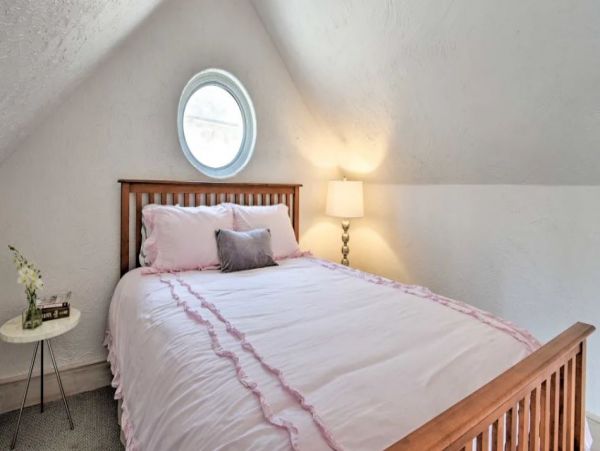 3 Bedroom Malibu Vacation Home Plus Loft Sleeps 8 Guests