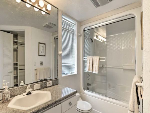 3 Bedroom Malibu Vacation Home Plus Loft Sleeps 8 Guests