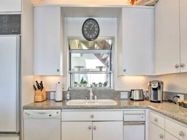 3 Bedroom Malibu Vacation Home Plus Loft Sleeps 8 Guests