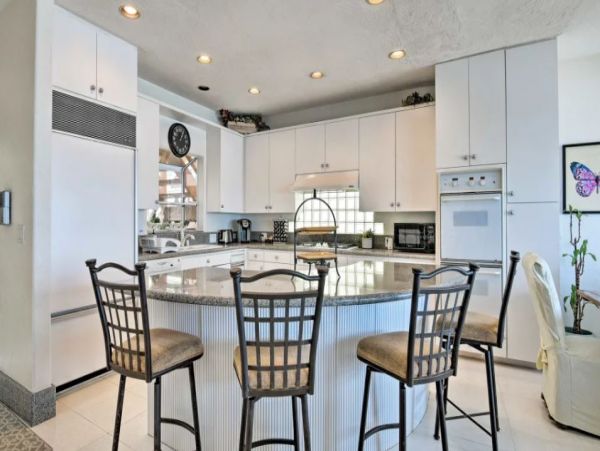 3 Bedroom Malibu Vacation Home Plus Loft Sleeps 8 Guests