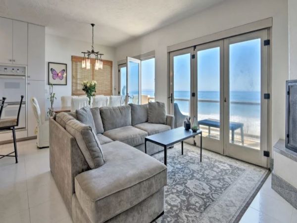 3 Bedroom Malibu Vacation Home Plus Loft Sleeps 8 Guests