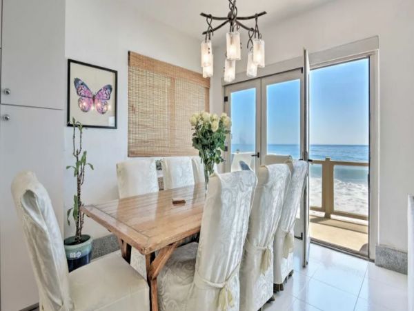 3 Bedroom Malibu Vacation Home Plus Loft Sleeps 8 Guests