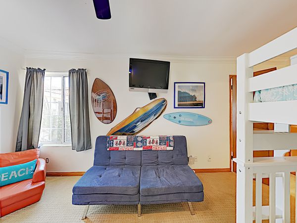 Three Bedroom Newport Beach Vacation Duplex Sleeps 10 Guests