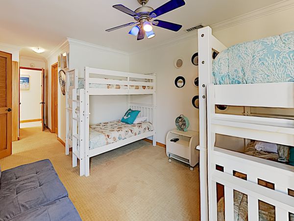 Three Bedroom Newport Beach Vacation Duplex Sleeps 10 Guests