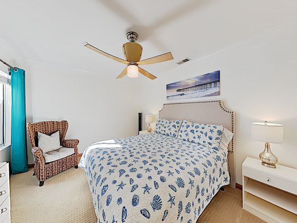 Three Bedroom Newport Beach Vacation Duplex Sleeps 10 Guests