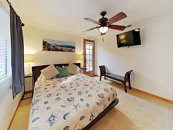 Three Bedroom Newport Beach Vacation Duplex Sleeps 10 Guests