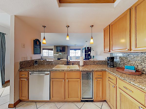 Three Bedroom Newport Beach Vacation Duplex Sleeps 10 Guests