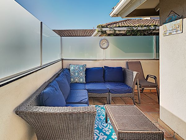 Three Bedroom Newport Beach Vacation Duplex Sleeps 10 Guests