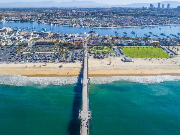 Three Bedroom Newport Beach Vacation Duplex Sleeps 10 Guests
