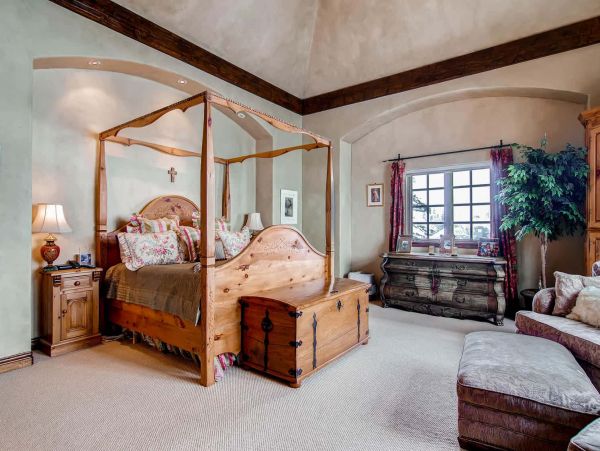 Luxury 5 Bedrooms Rental Home in Beaver Creek with Hot Tub