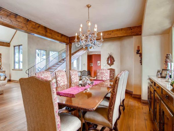 Luxury 5 Bedrooms Rental Home in Beaver Creek with Hot Tub