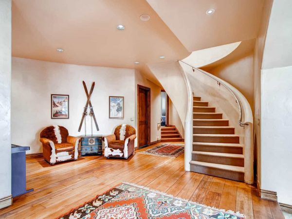 Luxury 5 Bedrooms Rental Home in Beaver Creek with Hot Tub
