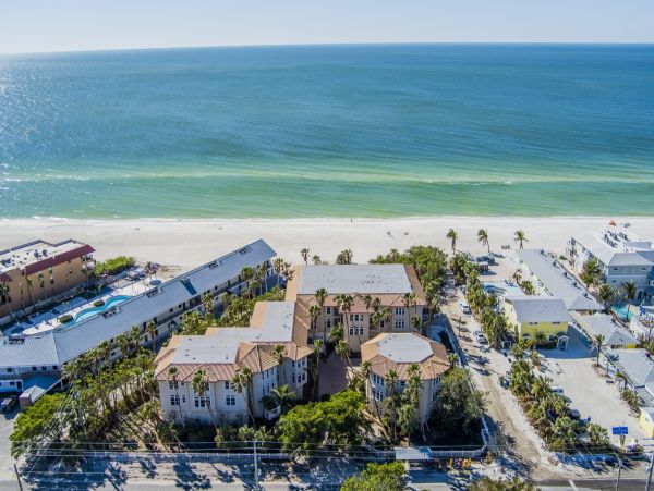 On Beach Holmes Beach 3 Bedroom Plus Den Vacation Condo