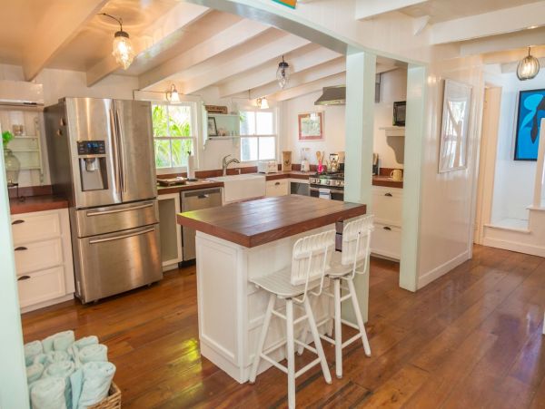 Five Bedroom Partial Harbour Views Bahamas Vacation Home