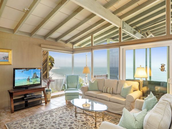 Santa Barbara Ocean View Four Bedrooms Vacation Home