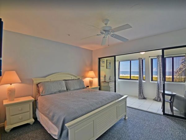 Siesta Key Beach Rental  6-Bedroom Vacation Home with Private Beach Access