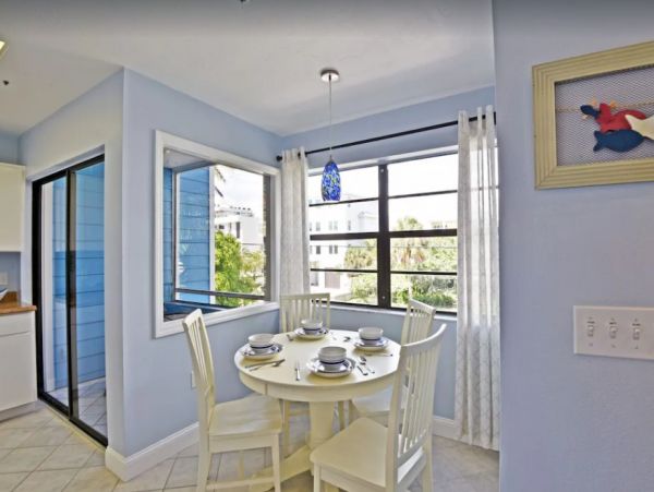 Siesta Key Beach Rental  6-Bedroom Vacation Home with Private Beach Access