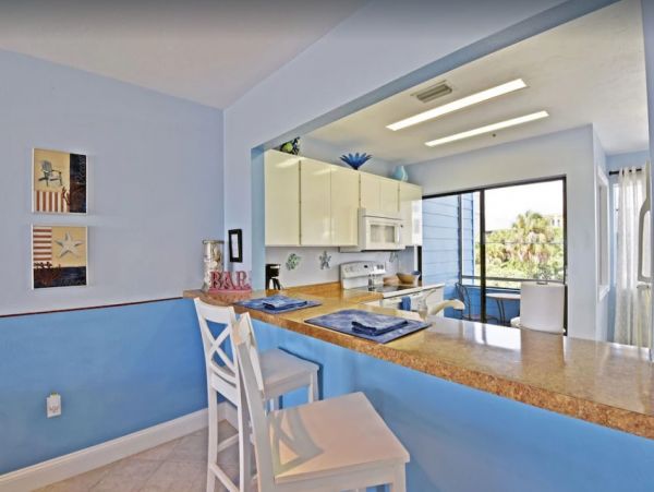 Siesta Key Beach Rental  6-Bedroom Vacation Home with Private Beach Access