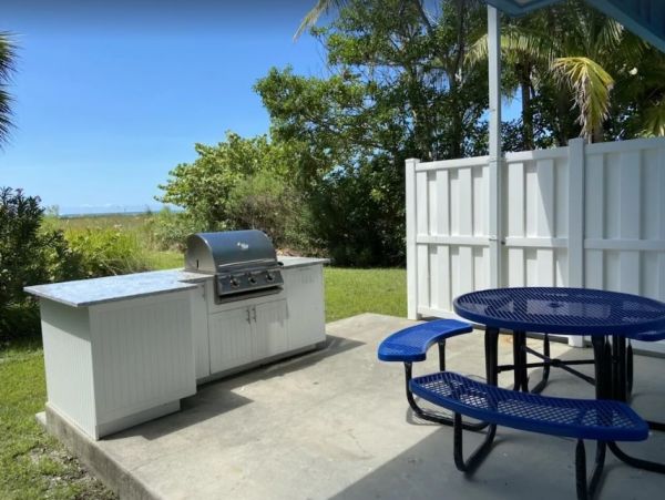 Siesta Key Beach Rental  6-Bedroom Vacation Home with Private Beach Access