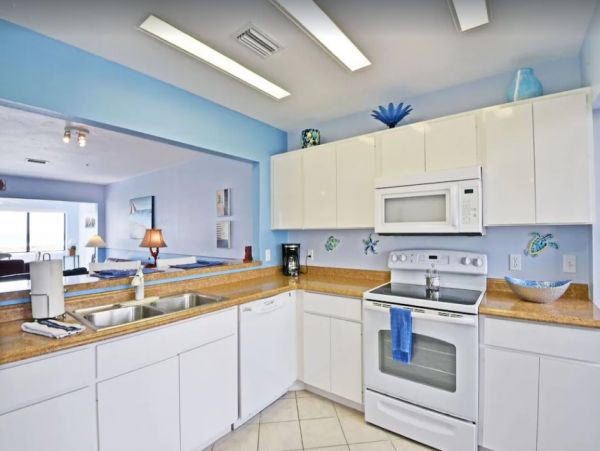 Siesta Key Beach Rental  6-Bedroom Vacation Home with Private Beach Access