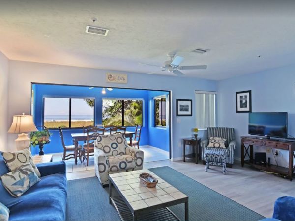 Siesta Key Beach Rental  6-Bedroom Vacation Home with Private Beach Access