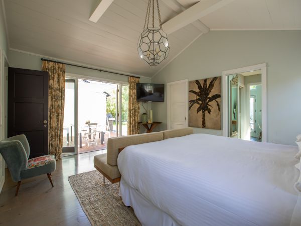 Santa Monica Four Bedroom Vacation Home with Private Pool