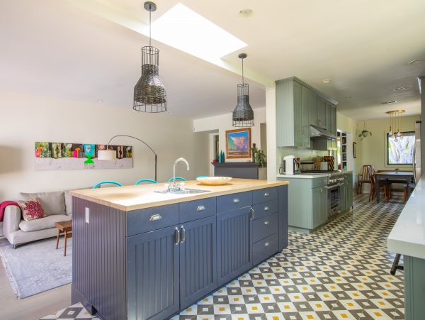 Santa Monica Four Bedroom Vacation Home with Private Pool